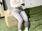 Scarlett Kisses fucks the fittnestrainer