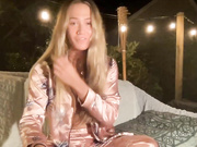 irisquin sucking friend's dick