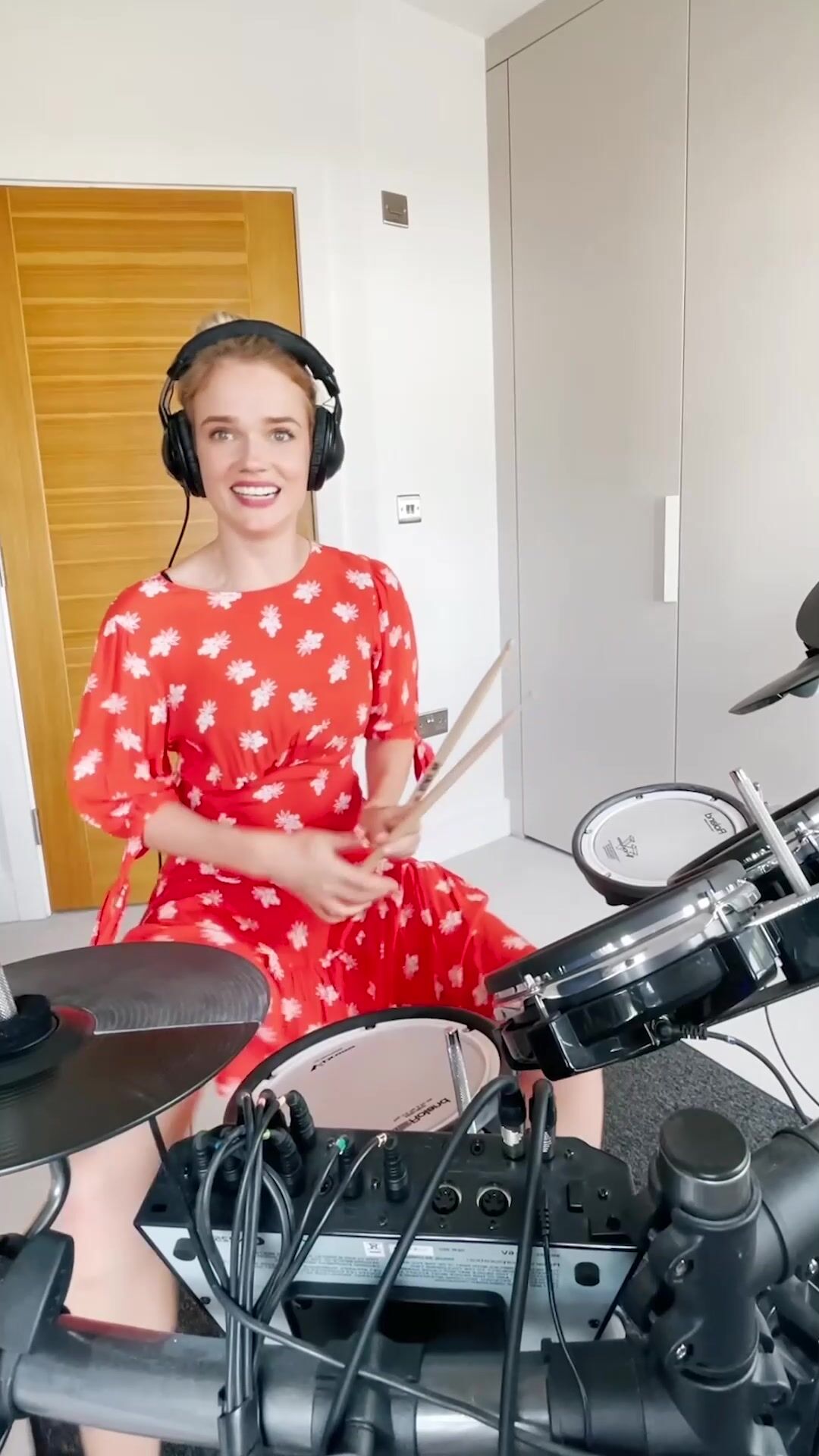 FlorrieDrums) pussy flash upskirt while drumming