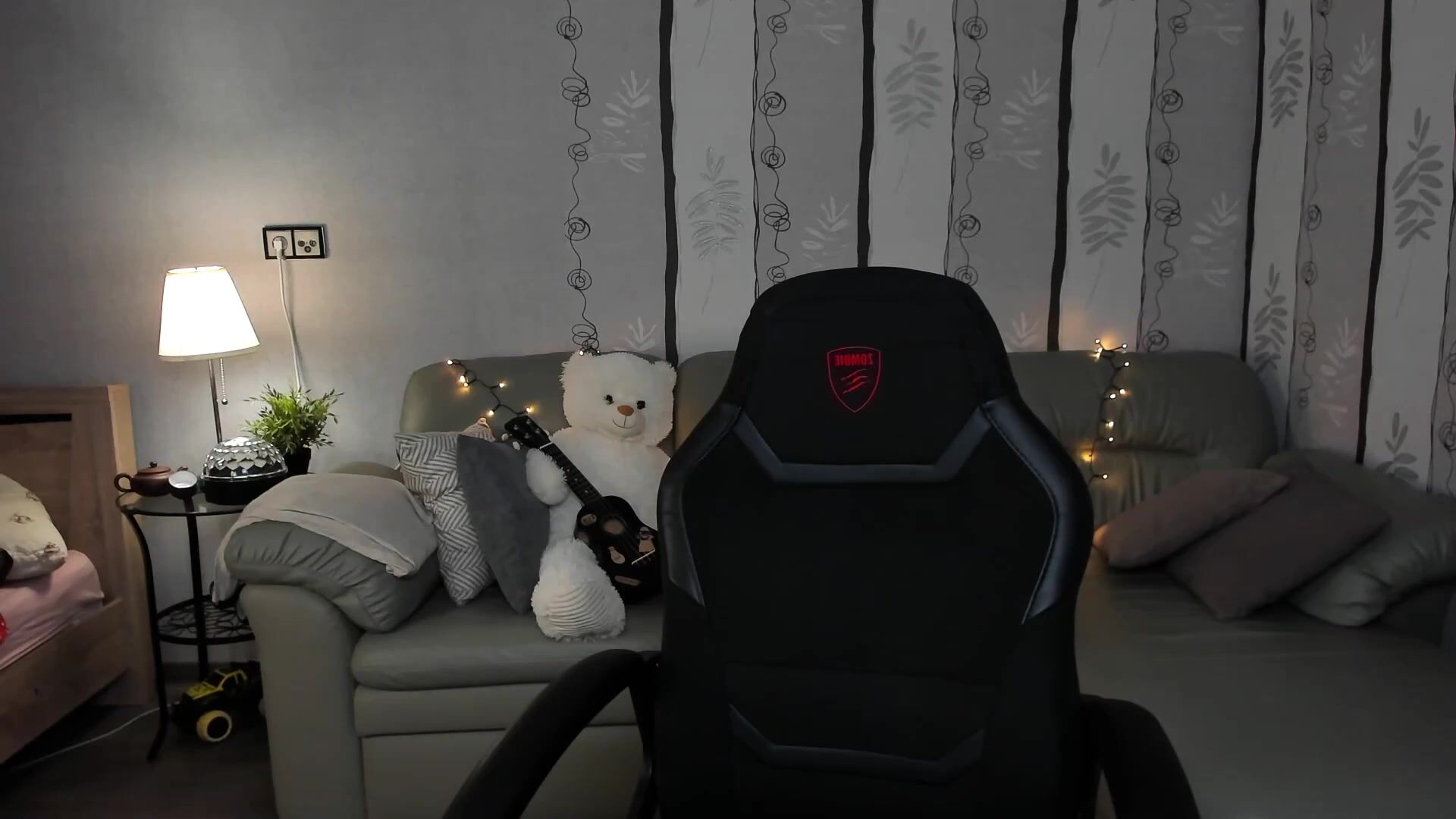Ella_flare nip slip