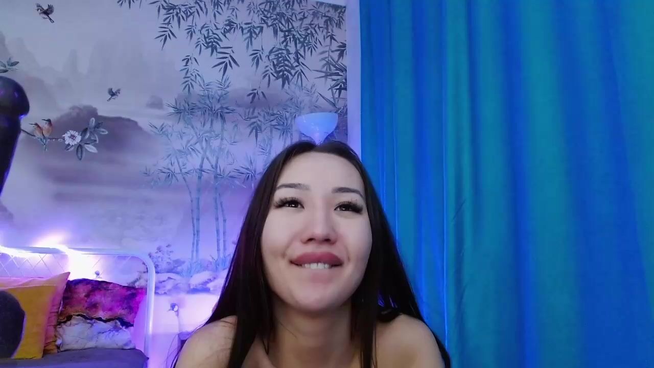 tomikomilo suck dildo and play with pussy