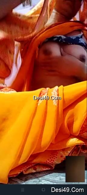 Indian bhabhi showing boobs and pussy live 4