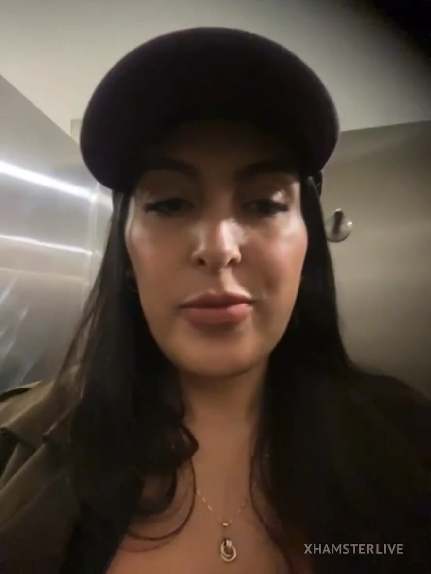 Corinveil  Lupita boobs