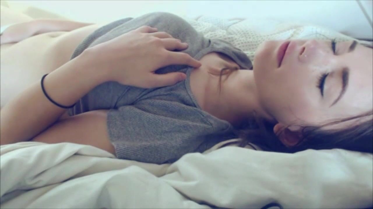 AlisonXO - Enjoying Myself