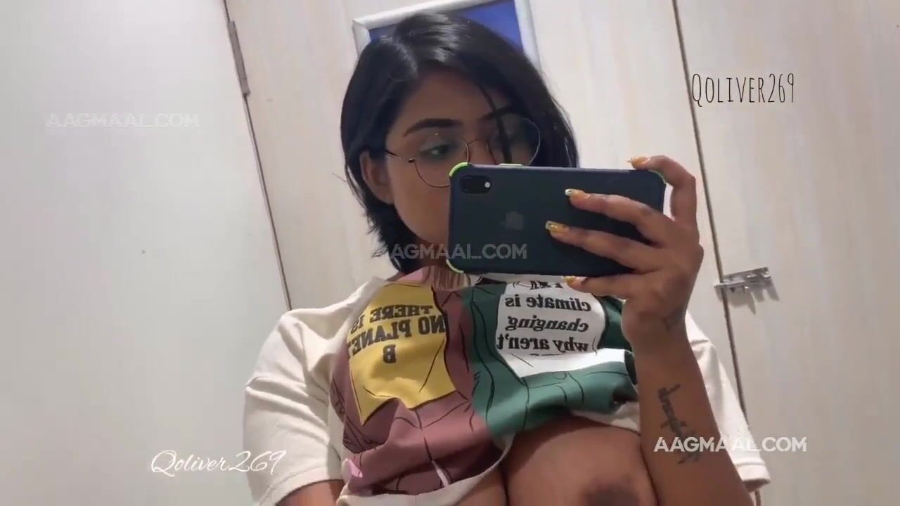 Trial Room – 2022 – OnlyFans UNCUT – Oasi Das