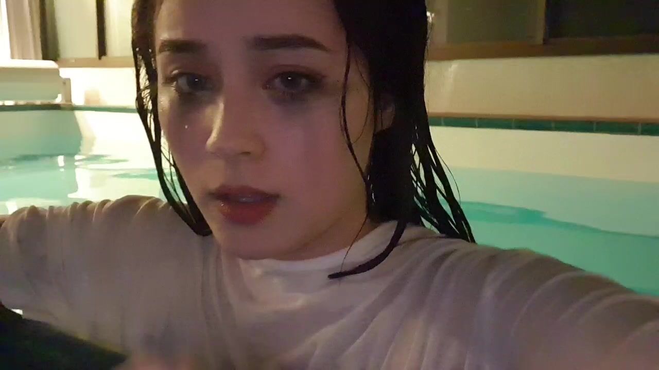 Sexy tongue jadeyanh 3