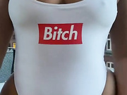 Lily gemzøe teaser og viser patter