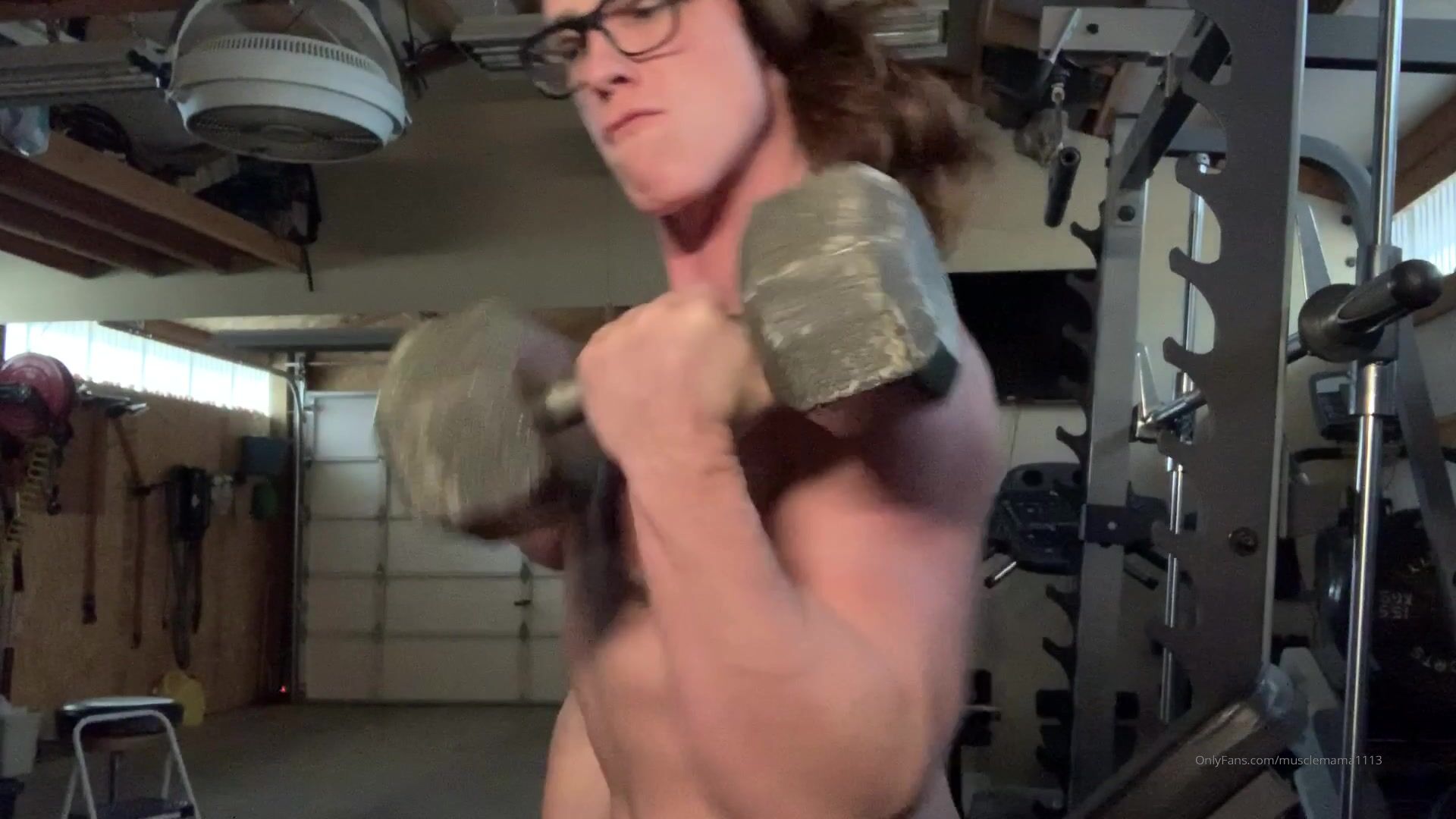 Musclemama Bicep workout and flex