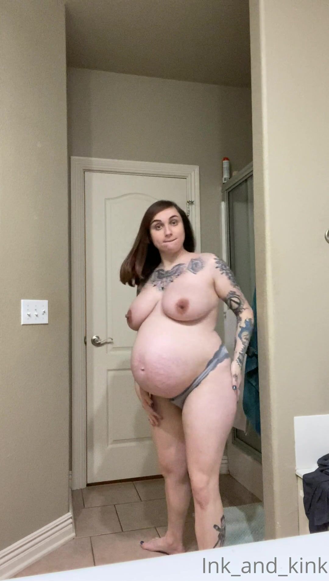 ScarlettPython OF Big pregnant belly