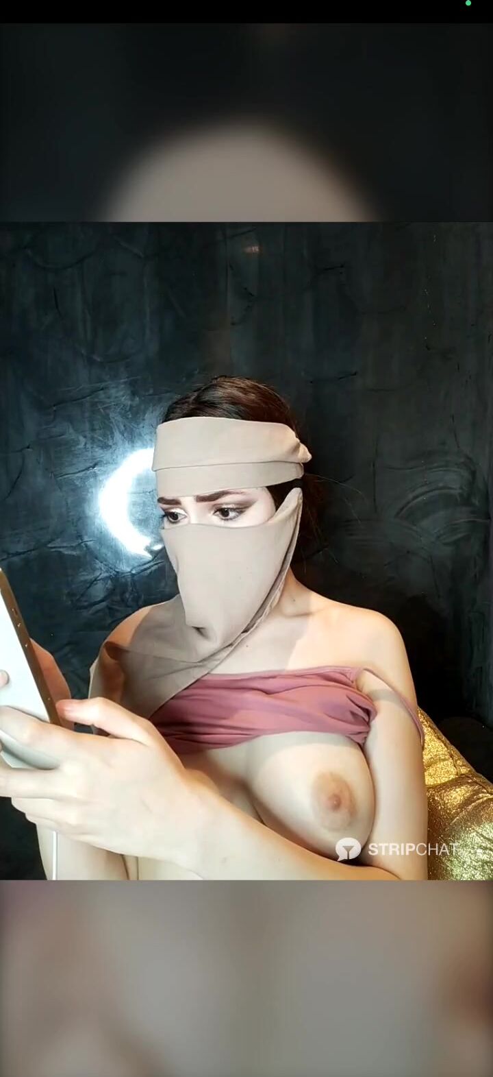 Dandoun50 Arabian girl Show Boobs
