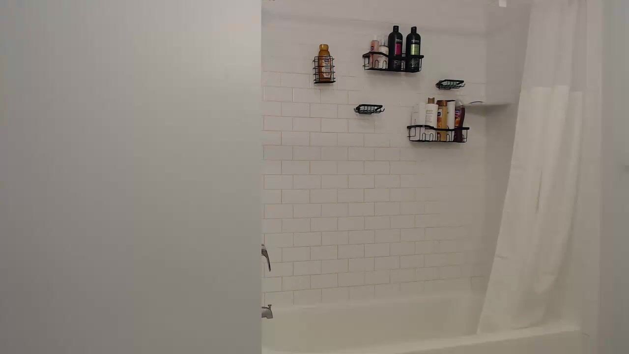 Adrianaxo1 shower