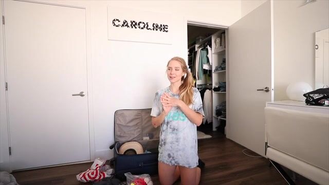 Caroline Zalog Twerk