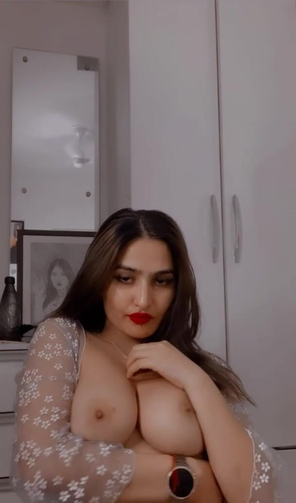 Sassy Poonam uncensored leaked images