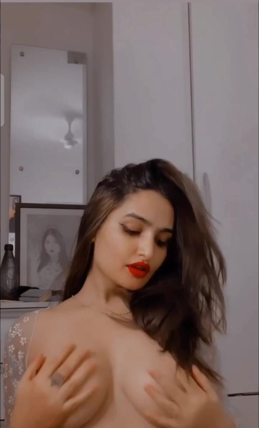 Sassy poonam nipples show.